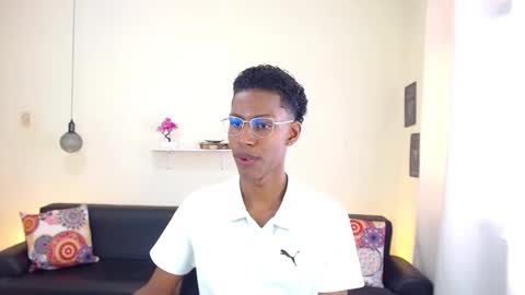 Snapshot of maiki18 chatting on February 12, 2:43 pm I am Maik online show from February 12, 2:43 pm