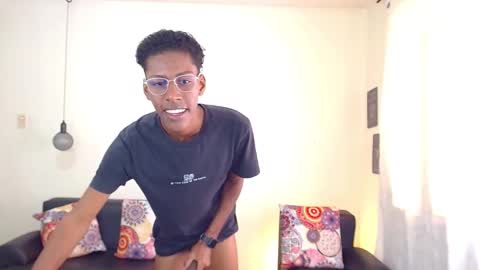 Snapshot of maiki18 chatting on January 17, 2:28 pm I am Maik online show from January 17, 2:28 pm
