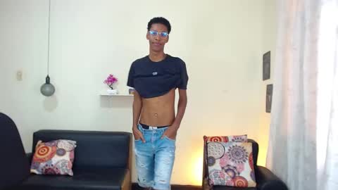 Snapshot of maiki18 chatting on February 5, 2:16 pm I am Maik online show from February 5, 2:16 pm