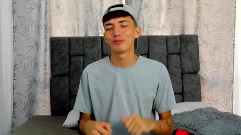 Maikol online show from December 18, 12:45 pm