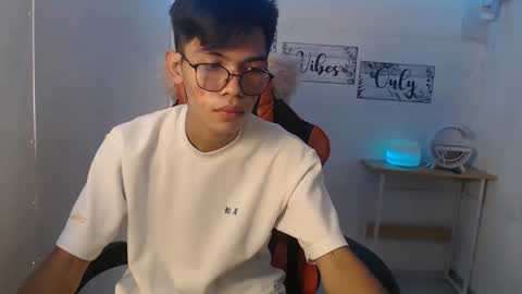 Adel online show from December 6, 10:49 am