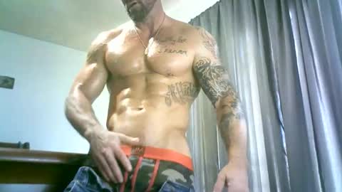 Snapshot of majordadbod101 chatting on October 21, 2:42 pm Majordadbod online show from October 21, 2:42 pm