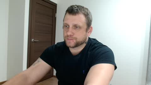 malchyshka online show from April 2, 9:44 pm