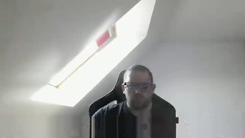 breton online show from February 7, 8:54 am