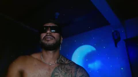 Manolo online show from November 12, 10:47 pm