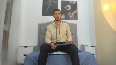 Marc Ruffalo online show from March 3, 10:55 am