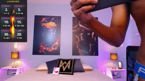 MarceloJones online show from October 4, 5:07 pm