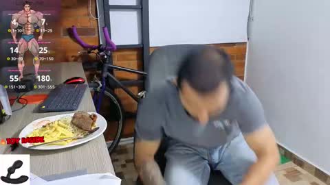 Snapshot of marckmuscle chatting on October 4, 3:33 am Marck Independent model online show from October 4, 3:33 am