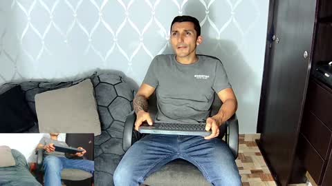 Snapshot of marckmuscle chatting on January 13, 2:07 am Marck Independent model online show from January 13, 2:07 am