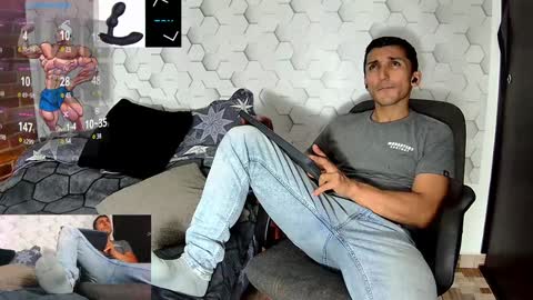 Snapshot of marckmuscle chatting on December 19, 2:45 am Marck Independent model online show from December 19, 2:45 am
