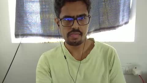 The SHY UncutBoy online show from December 21, 5:15 am