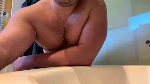 Snapshot of mario17o3 chatting on March 3, 11:27 am Hot N Horny online show from March 3, 11:27 am