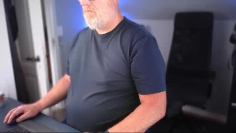 Snapshot of mark1963sub chatting on September 16, 2:07 pm Mark online show from September 16, 2:07 pm