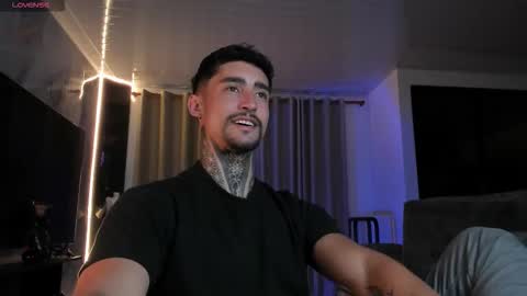 Snapshot of mark_kamper chatting on October 31, 12:34 am mark kamper online show from October 31, 12:34 am