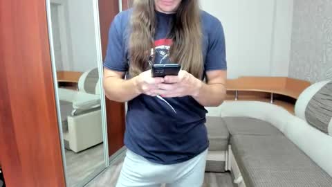 Snapshot of marryplz chatting on September 30, 5:02 am Alan online show from September 30, 5:02 am