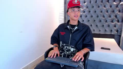 MARSHALL online show from April 1, 1:13 pm