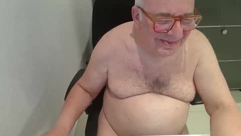 martin_1947 online show from December 13, 11:11 pm