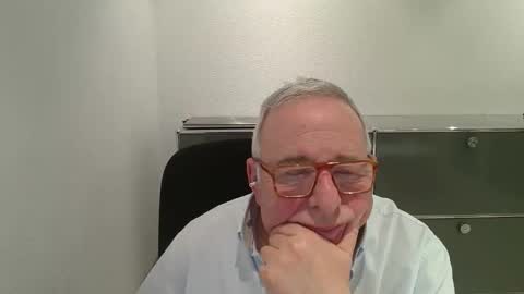 martin_1947 online show from January 11, 8:12 pm