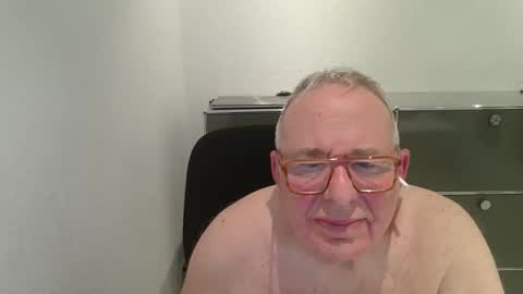 martin_1947 online show from November 3, 11:06 pm
