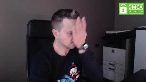 Snapshot of maschiodavide89 chatting on February 24, 7:11 am David online show from February 24, 7:11 am
