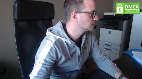Snapshot of maschiodavide89 chatting on March 3, 11:06 am David online show from March 3, 11:06 am