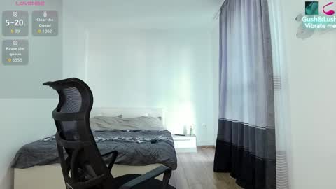 masculineguy69 online show from October 23, 8:29 am