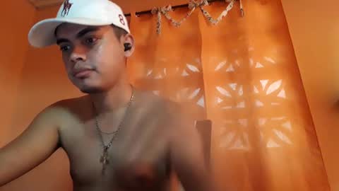 Max online show from February 14, 7:02 pm