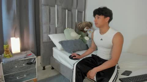 mash_angelo online show from October 23, 8:45 pm