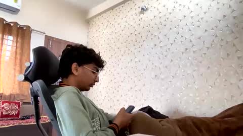 maskboyz2003 online show from December 4, 3:46 am