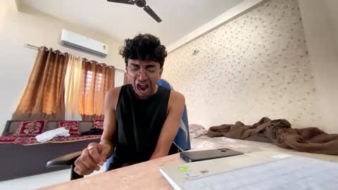 maskboyz2003 online show from November 27, 4:16 am