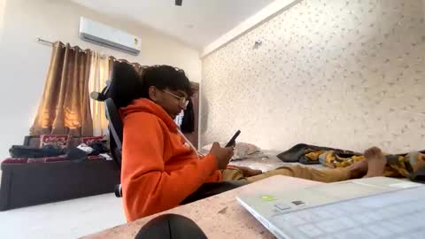 maskboyz2003 online show from November 13, 4:17 am