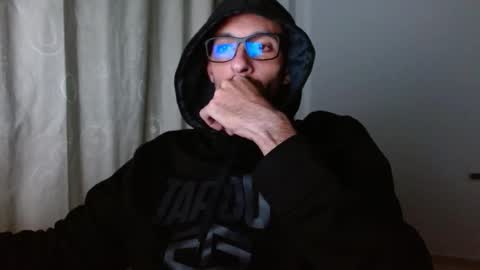 Snapshot of maskguy23 chatting on September 26, 3:04 am maskguy23 online show from September 26, 3:04 am