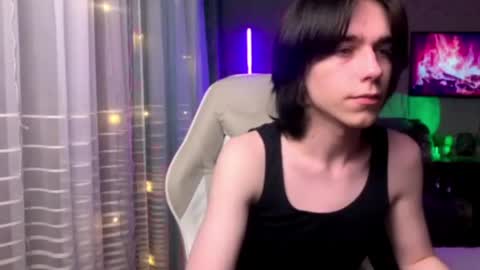 masonsilver_ online show from June 3, 3:17 pm