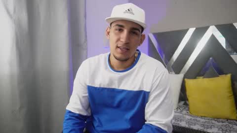 Snapshot of massimo_vidal chatting on October 4, 5:12 am massimo_vidal online show from October 4, 5:12 am
