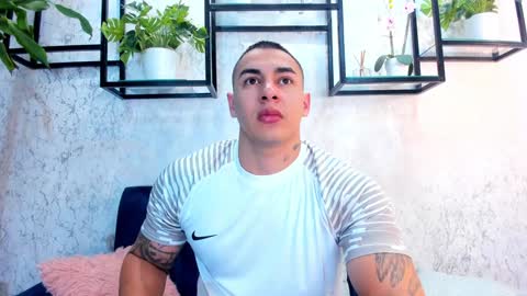 Snapshot of massimocontie_ chatting on February 1, 12:47 pm Massimo Contie online show from February 1, 12:47 pm