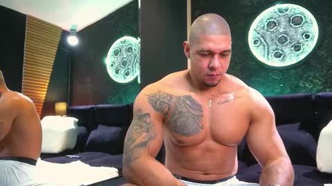 massimowalton2 online show from September 28, 3:32 pm