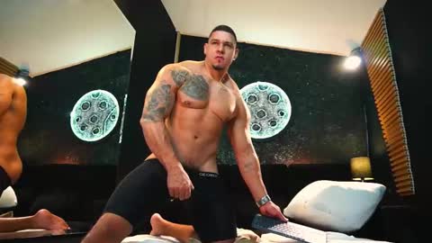 massimowalton2 online show from November 21, 1:21 pm