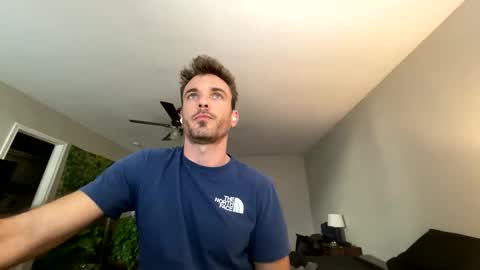 Snapshot of master_louie chatting on December 19, 4:57 pm muskyjockdick online show from December 19, 4:57 pm