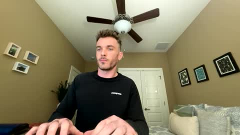 Snapshot of master_louie chatting on January 6, 10:15 pm muskyjockdick online show from January 6, 10:15 pm