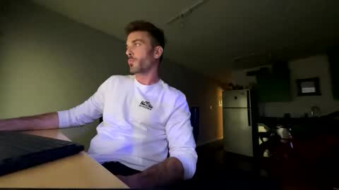 Snapshot of master_louie chatting on November 1, 6:12 pm muskyjockdick online show from November 1, 6:12 pm