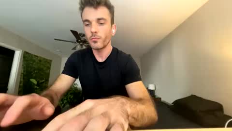 Snapshot of master_louie chatting on December 9, 4:40 pm muskyjockdick online show from December 9, 4:40 pm