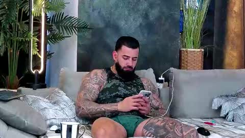 masterkingofmuscle online show from November 19, 9:42 am