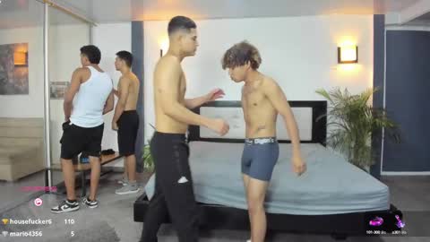 Snapshot of masters_sexx chatting on September 28, 12:36 pm Team Cris Darwin- Fernando- Stiven- David online show from September 28, 12:36 pm