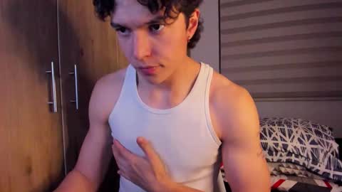 Snapshot of mastrangelo_x chatting on October 24, 3:19 am mastrangelo_x online show from October 24, 3:19 am