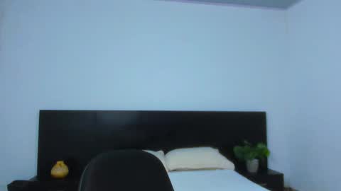 Mathew Flintt  online show from October 12, 9:09 pm