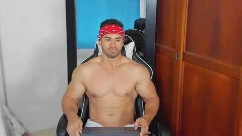 Snapshot of mathews_smith chatting on September 18, 12:07 pm mathews_smith online show from September 18, 12:07 pm