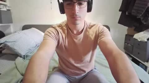 matias_madrid_ online show from May 15, 4:48 pm