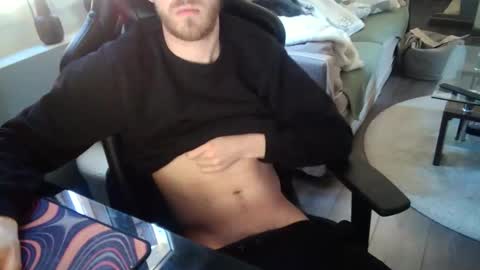 matt1q237916 online show from April 15, 3:23 pm