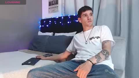 ---Matteo--- online show from November 20, 4:45 am