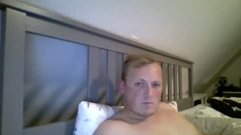 matzejohannsen97 online show from November 13, 3:39 pm